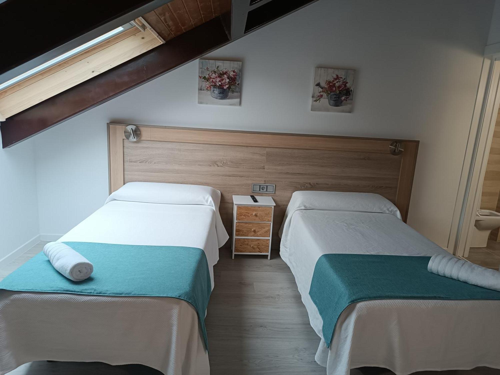 Apartamentos Turisticos Avila Puerta De Los Leales 1-2 מראה חיצוני תמונה