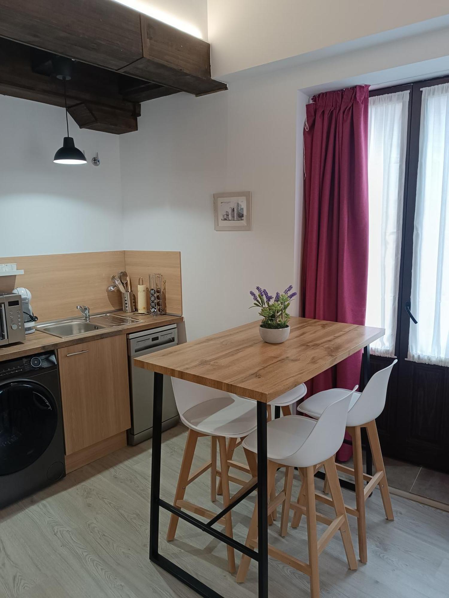 Apartamentos Turisticos Avila Puerta De Los Leales 1-2 מראה חיצוני תמונה